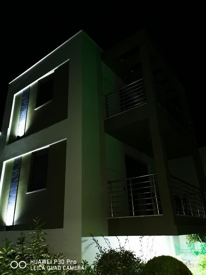 Pall'S Minimal Apartment Néa Péramos Exterior foto