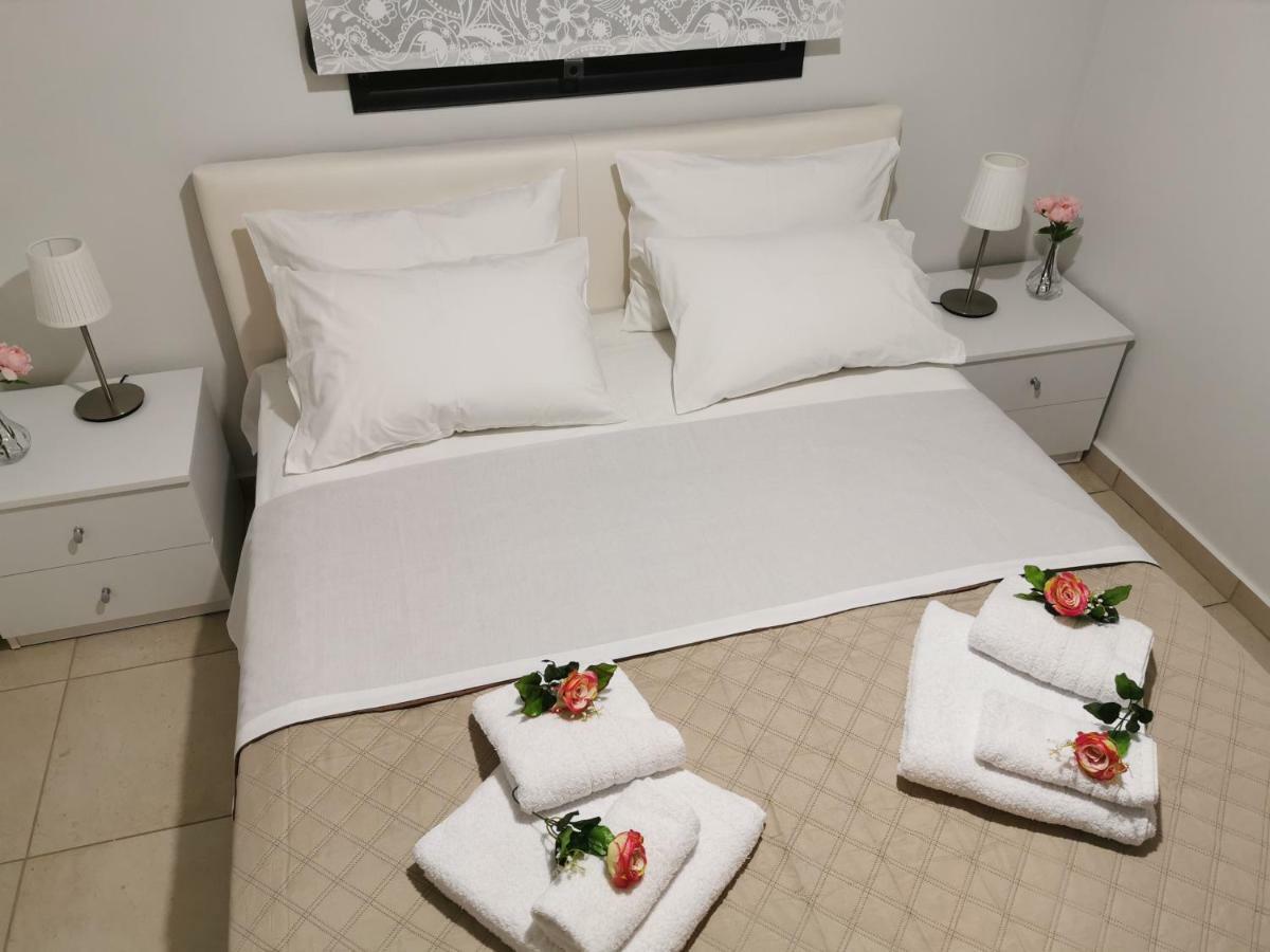 Pall'S Minimal Apartment Néa Péramos Exterior foto